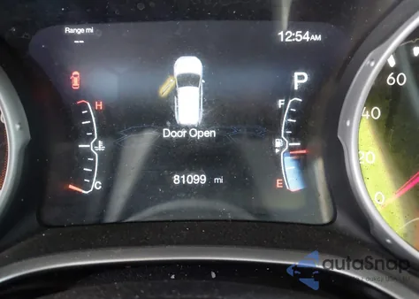 2018 Jeep Compass Altitude 4X4 z USA, uszkodzony, nr VIN 3C4NJDBB7JT455117